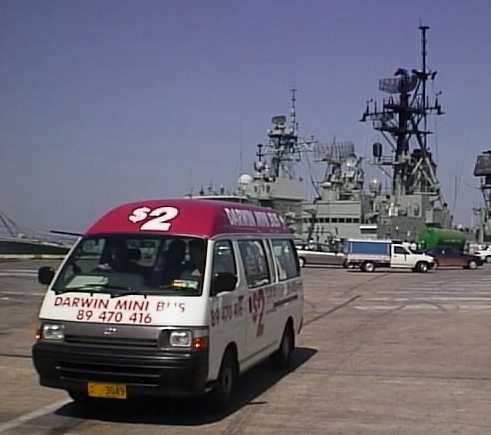 Darwin Mini Bus Toyota HiAce MO3049